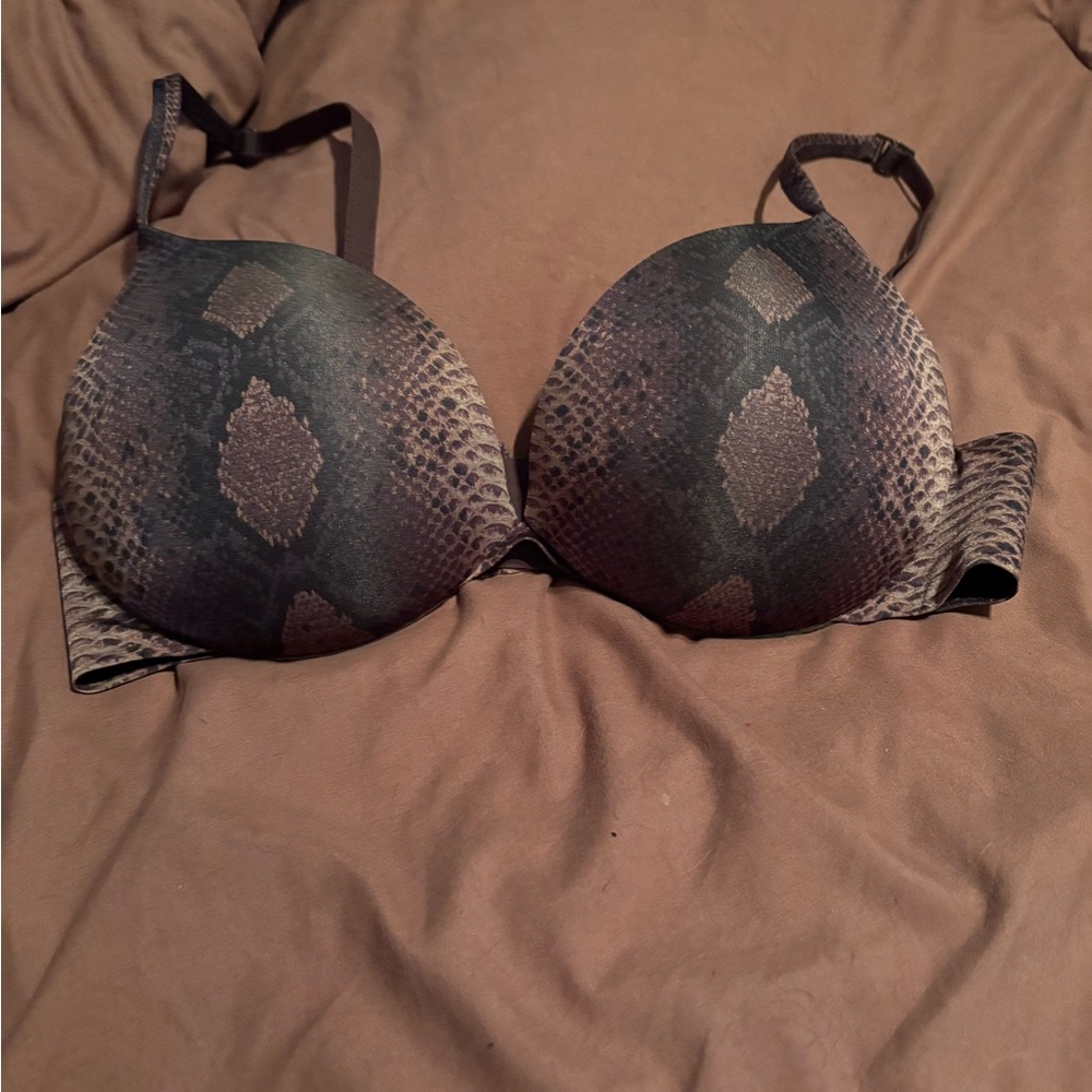 Skims Snake Print push-up Bra .